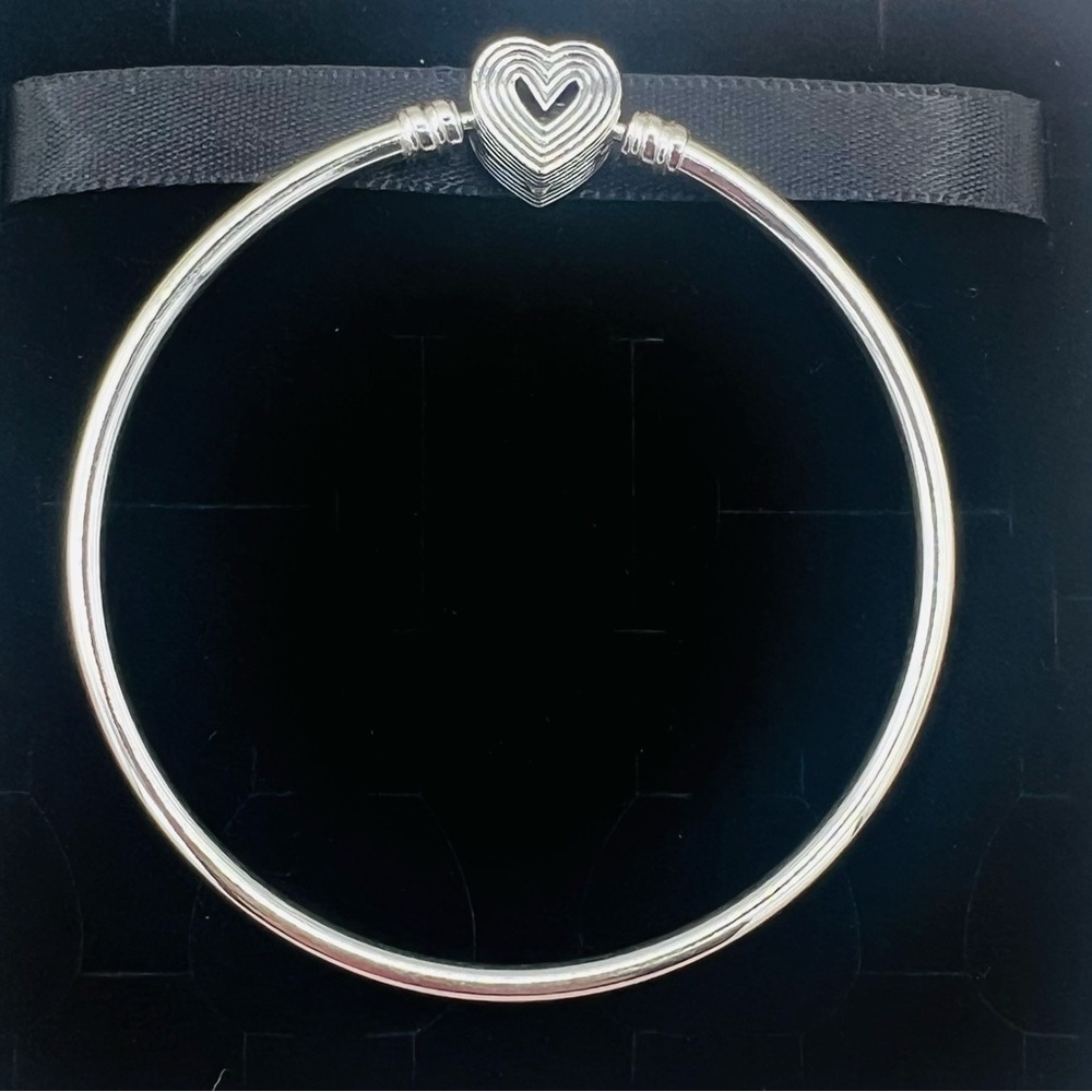 PANDORA Radiating Heart Clasp Bangle Bracelet Sterling Silver 6.7”/17cm~Gift Box - Picture 7 of 9